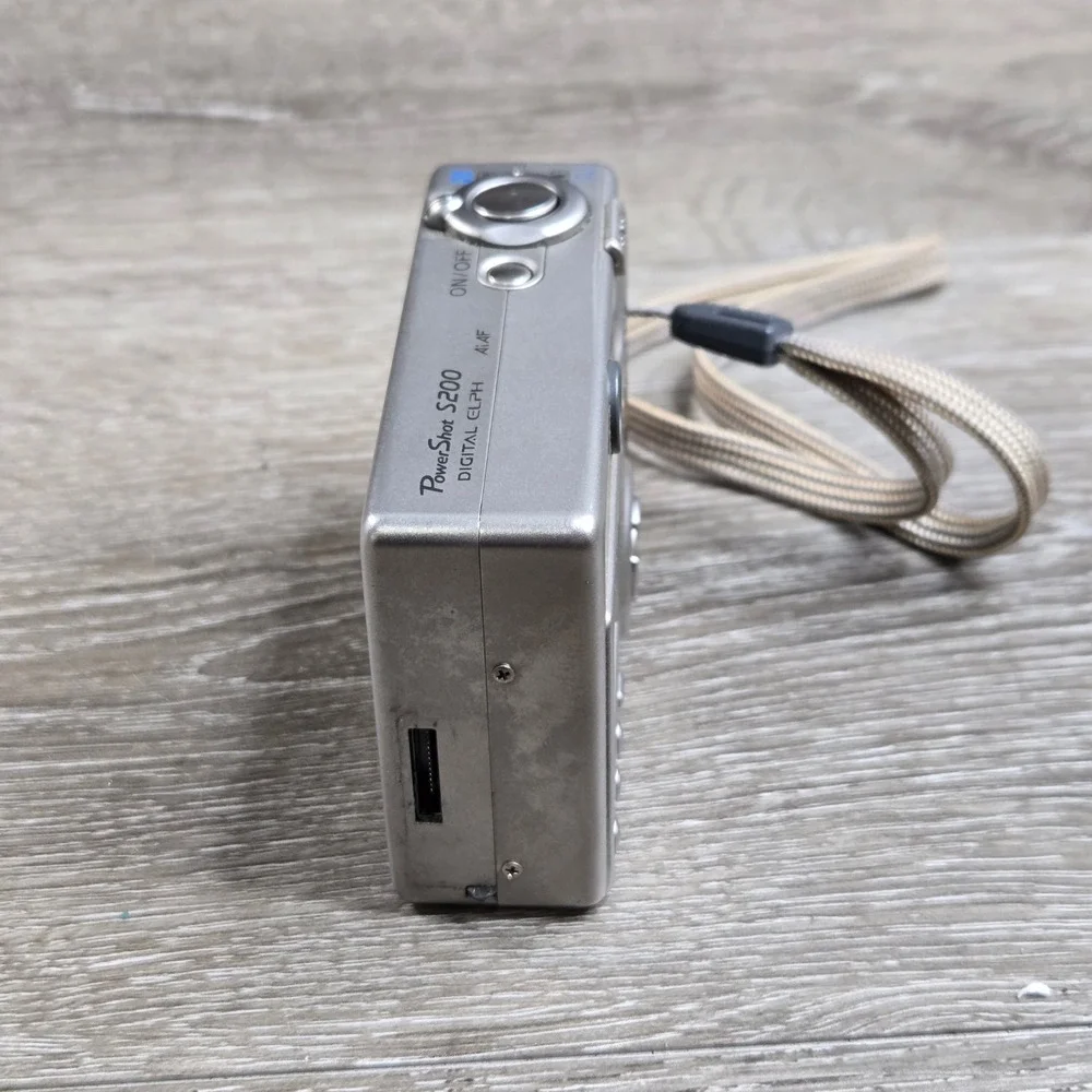 Canon PowerShot S200 Digital 2.0MP ELPH PC1022 Camera Silver Tested